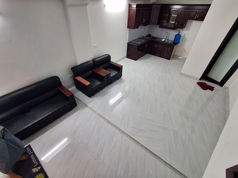 Bán nhà Việt Hưng,Long Biên 5 tầng,38m,mt4.5m gần oto nhỉnh 5 tỷ - Ảnh 2